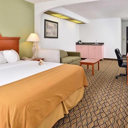 Quality Inn & Suites جيفرسون سيتي المظهر الخارجي الصورة