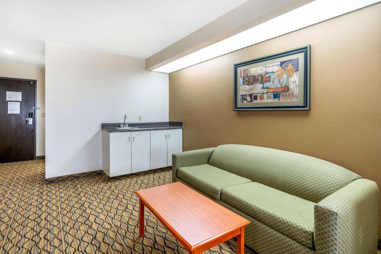 Quality Inn & Suites جيفرسون سيتي المظهر الخارجي الصورة