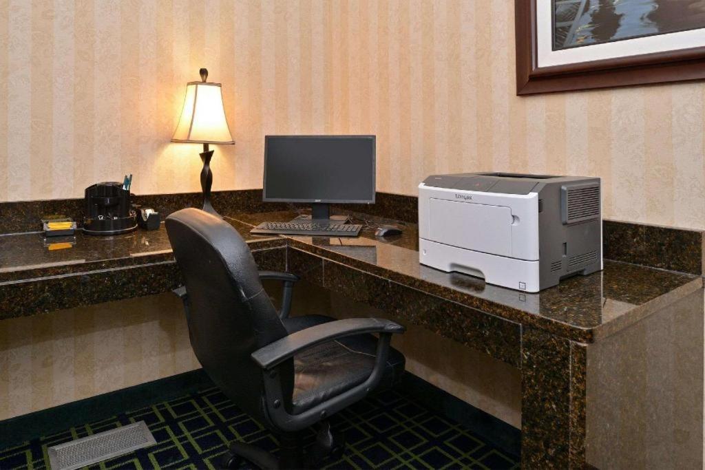 Quality Inn & Suites جيفرسون سيتي المظهر الخارجي الصورة