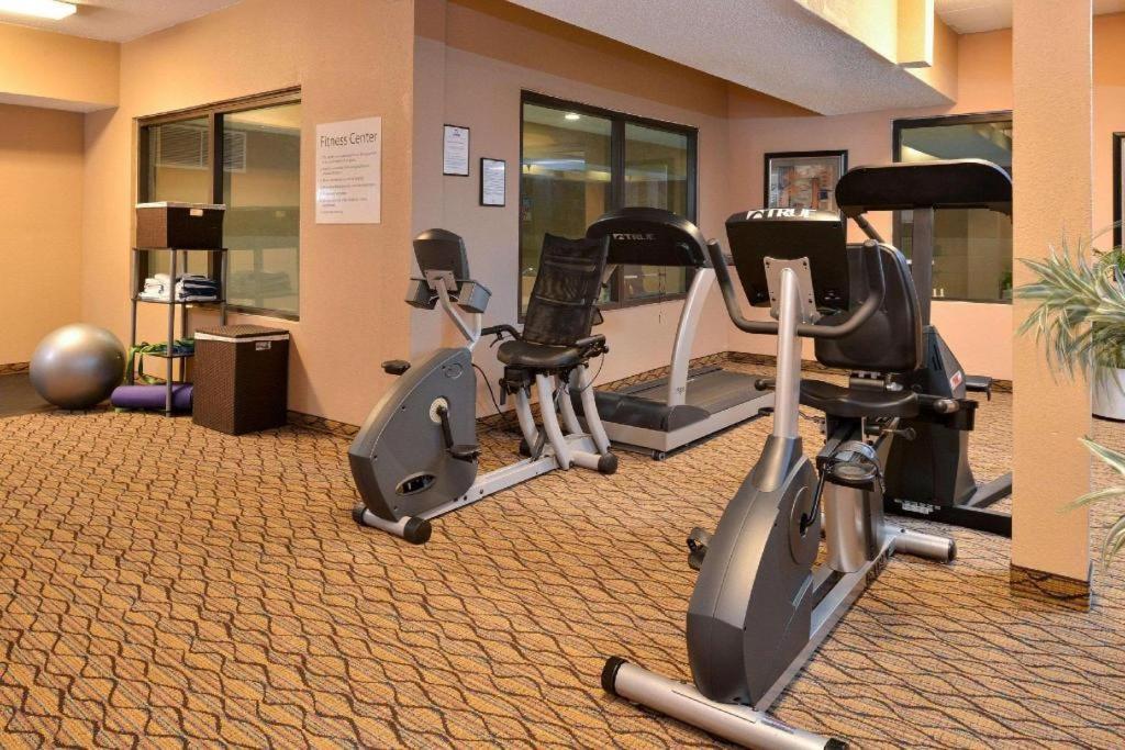 Quality Inn & Suites جيفرسون سيتي المظهر الخارجي الصورة