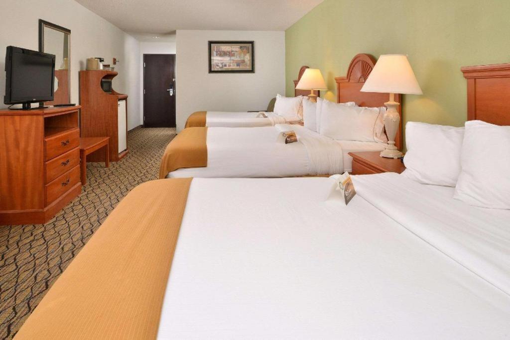 Quality Inn & Suites جيفرسون سيتي المظهر الخارجي الصورة