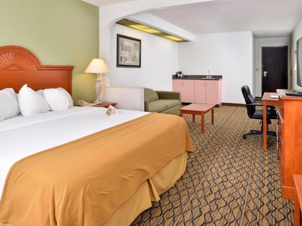 Quality Inn & Suites جيفرسون سيتي المظهر الخارجي الصورة