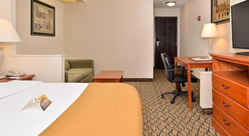 Quality Inn & Suites جيفرسون سيتي المظهر الخارجي الصورة