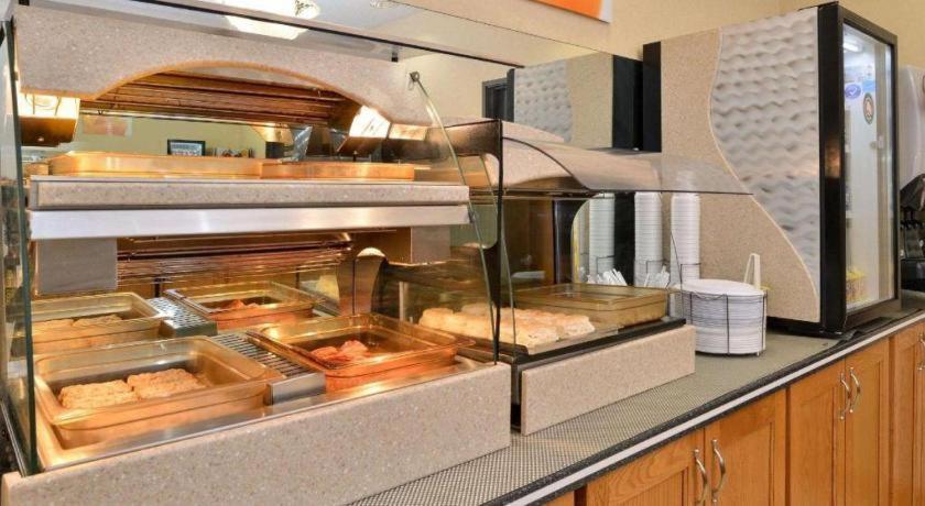 Quality Inn & Suites جيفرسون سيتي المظهر الخارجي الصورة