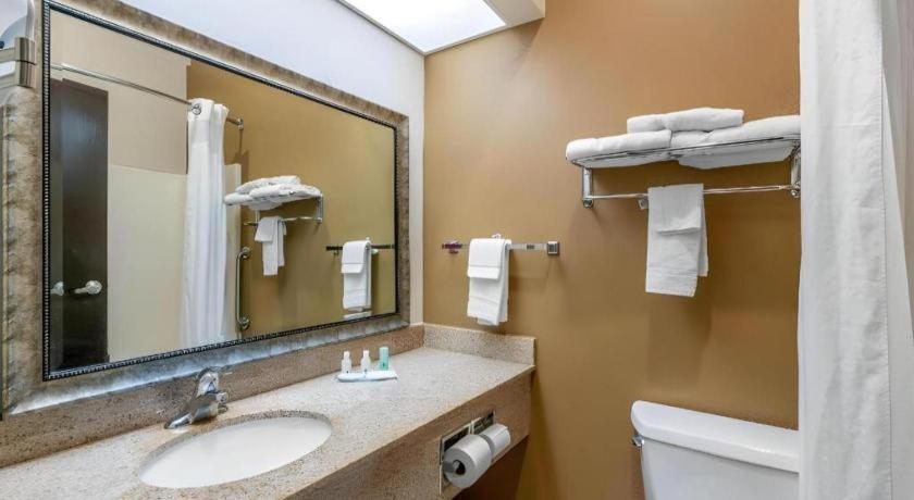 Quality Inn & Suites جيفرسون سيتي المظهر الخارجي الصورة