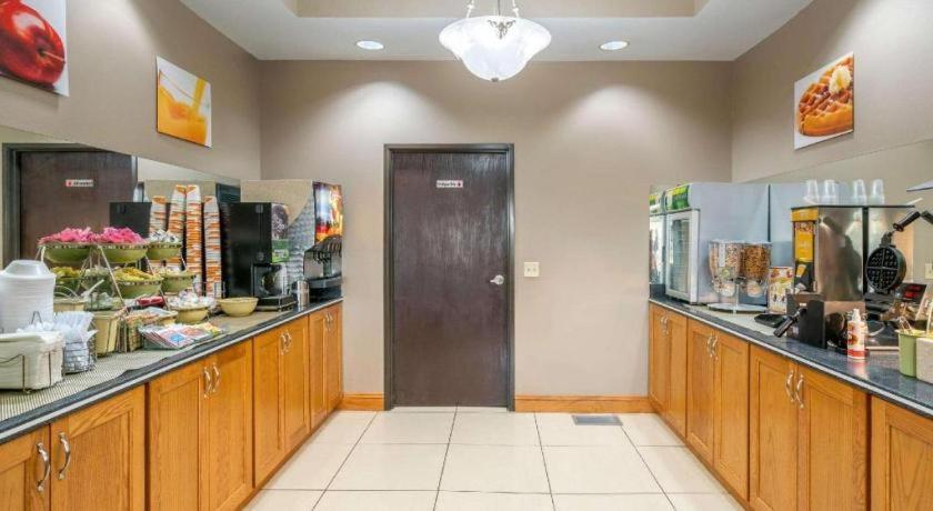 Quality Inn & Suites جيفرسون سيتي المظهر الخارجي الصورة