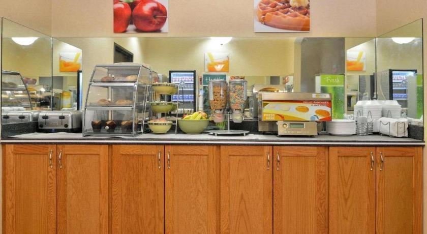 Quality Inn & Suites جيفرسون سيتي المظهر الخارجي الصورة